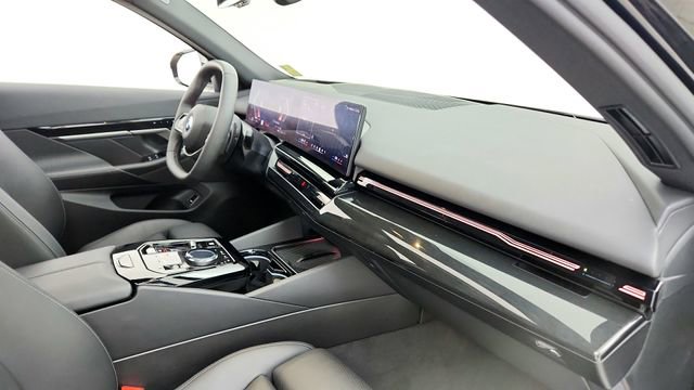 Used 2026 BMW 530i RWD image 18