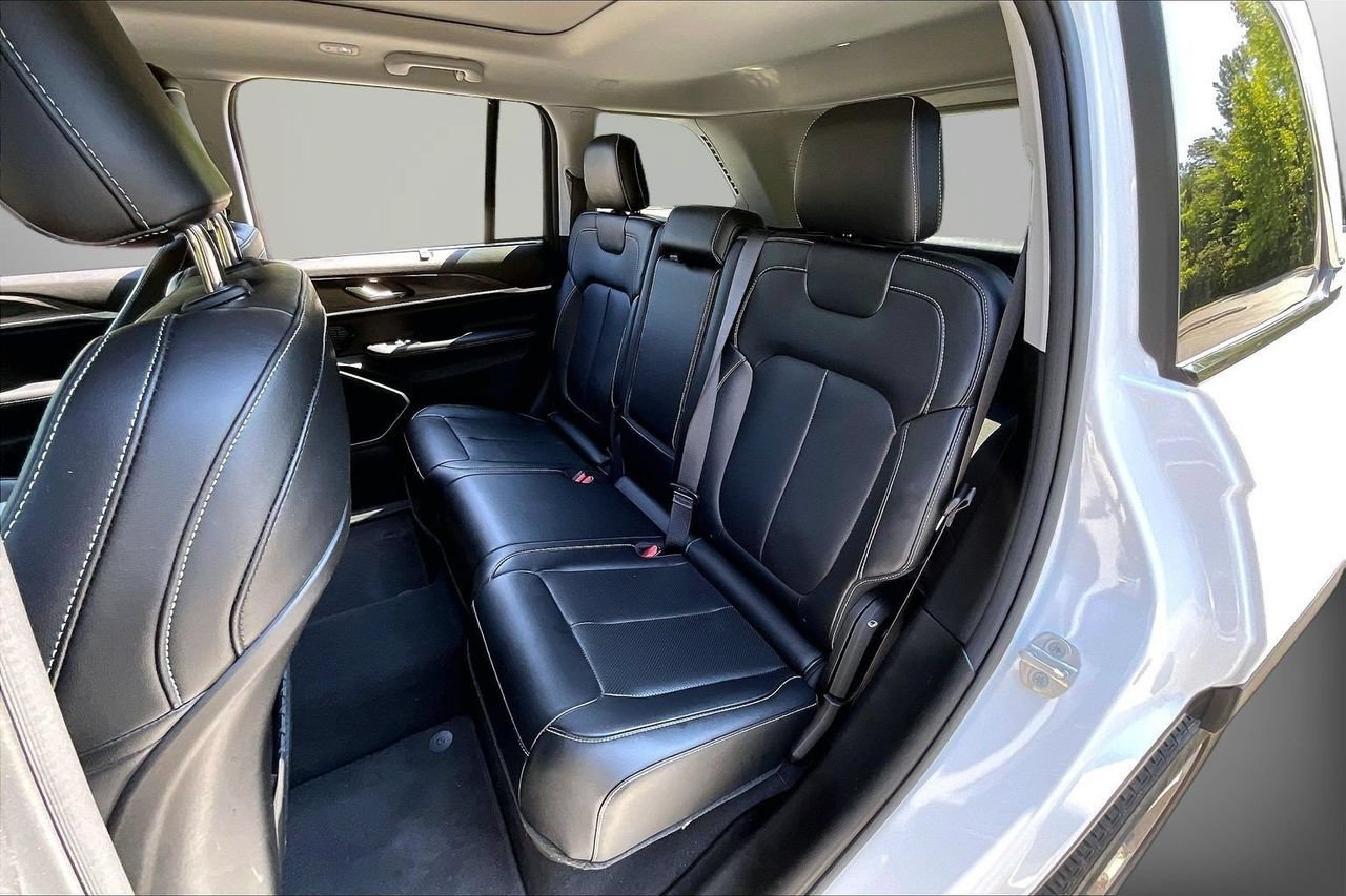Used 2023 Jeep Grand Cherokee 4WD 4xe w/ Luxury Tech Group II image 22
