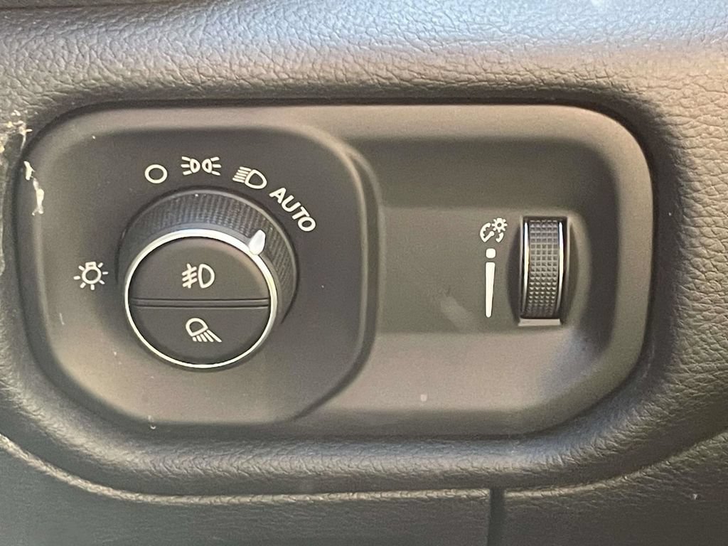 Used 2023 RAM 1500 Big Horn AWD/4WD image 28