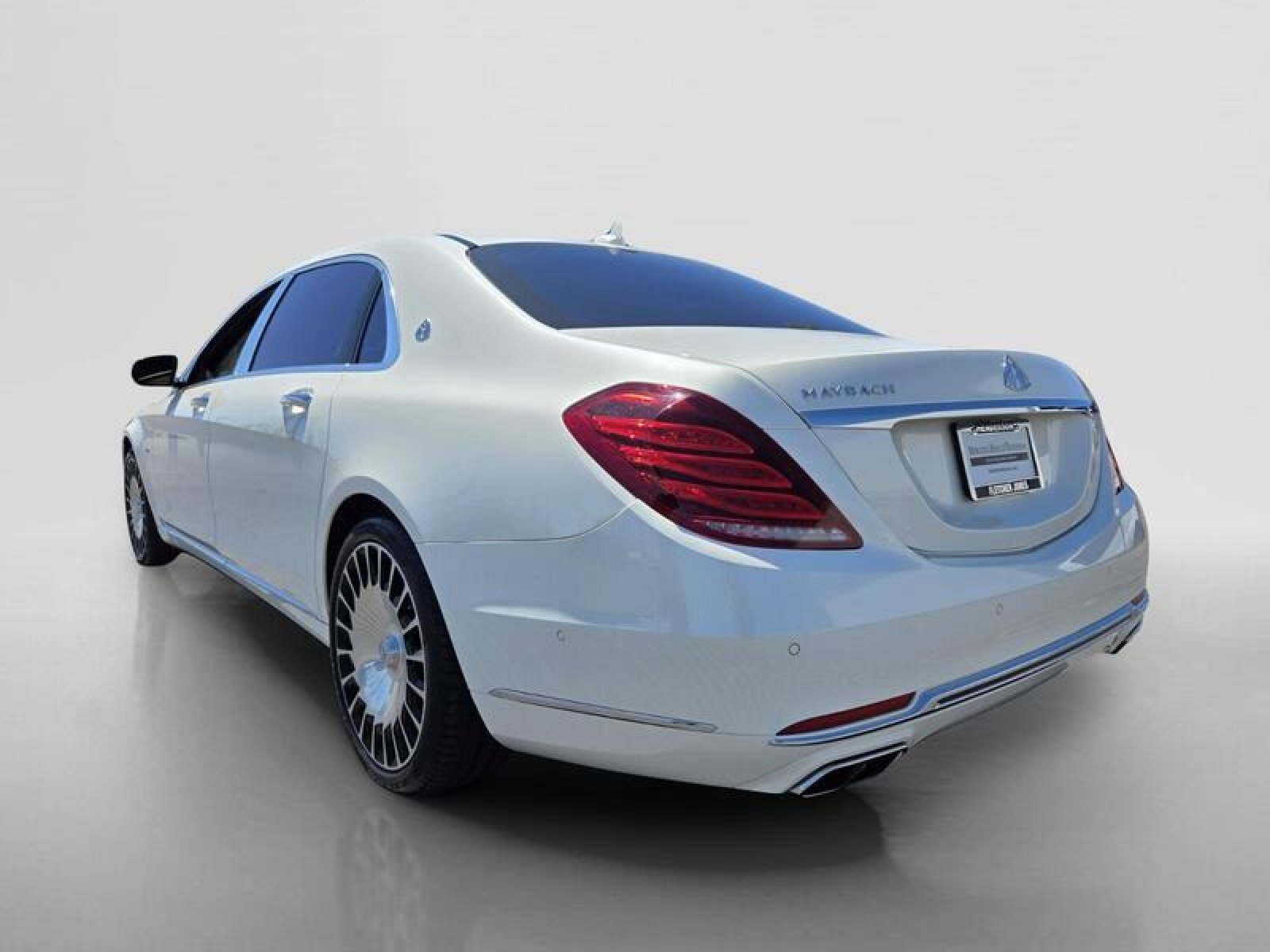 Used 2016 Mercedes-Benz Maybach S 600 image 3