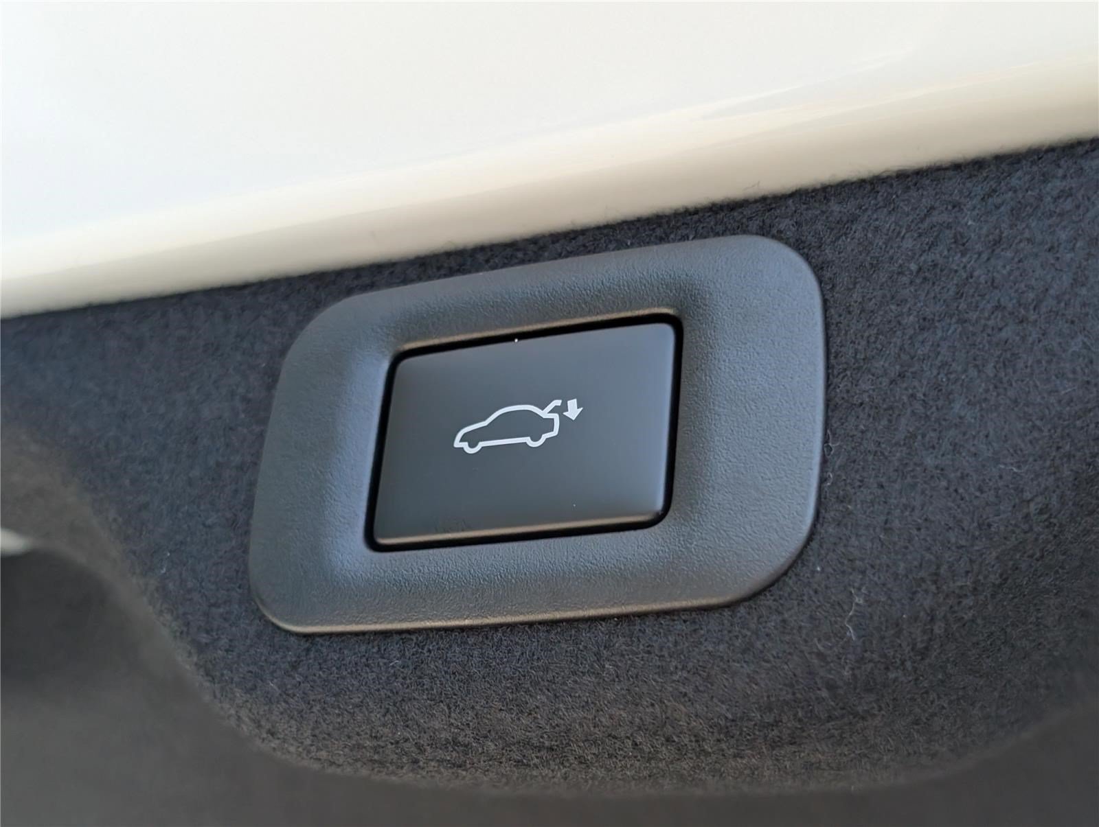New 2026 Lexus ES 500e w/ Cold Area Package AWD/4WD image 10