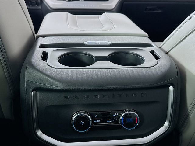 New 2025 Ford Expedition Active image 27