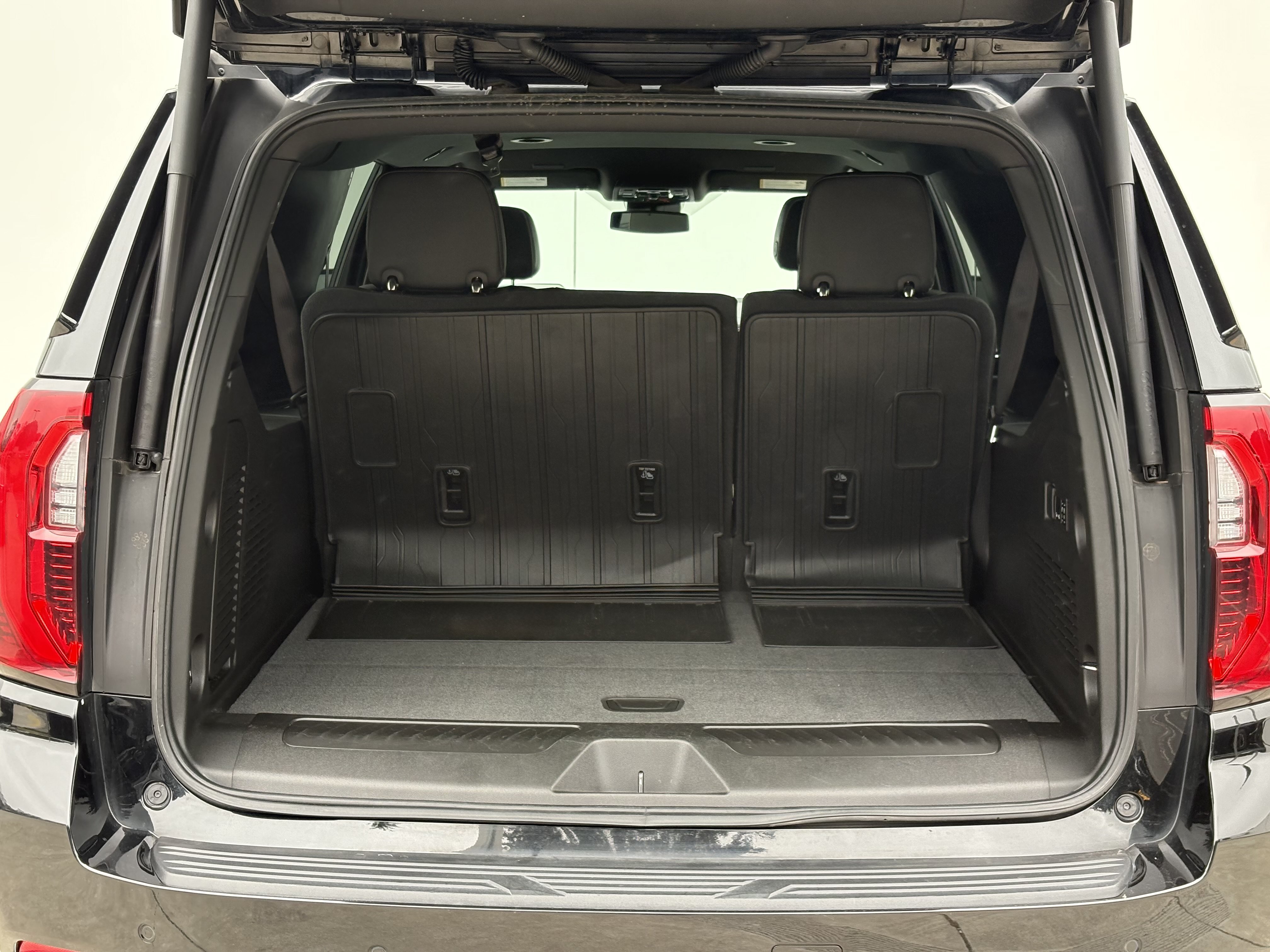 Used 2026 GMC Yukon XL Elevation w/ LPO, Floor Liner Package AWD/4WD image 9