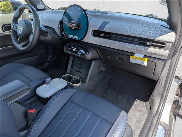 Certified 2025 MINI Cooper 2-Door Hardtop FWD image 22