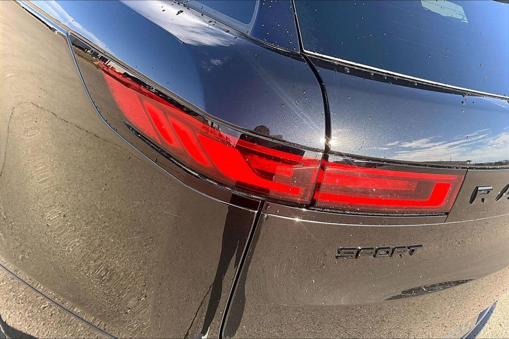 Used 2024 Land Rover Range Rover Sport Dynamic SE image 31