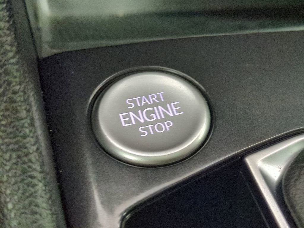 Used 2024 Volkswagen Tiguan SE R-Line image 36