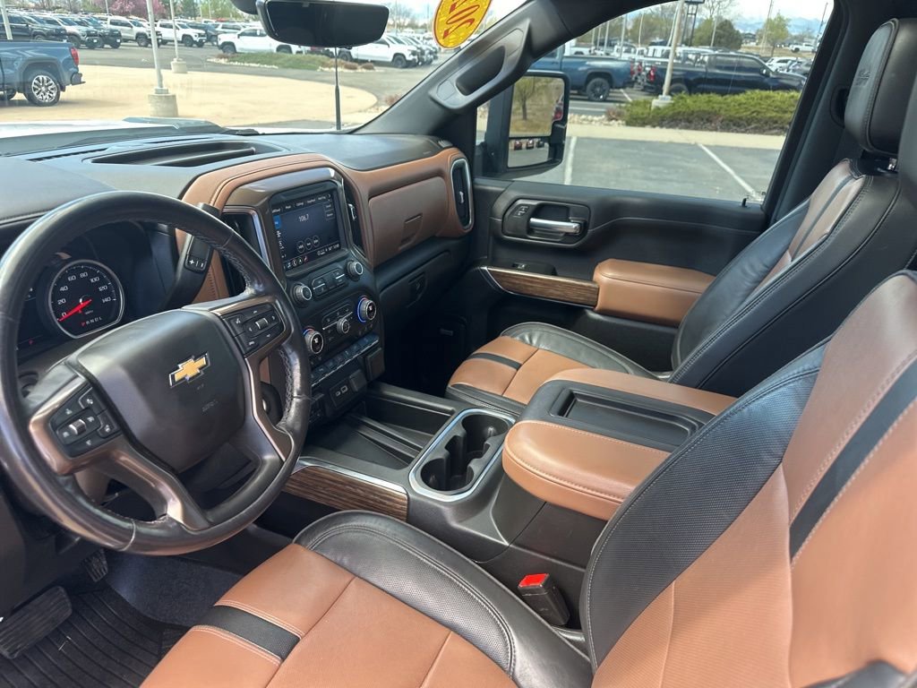 Used 2022 Chevrolet Silverado 2500 High Country w/ Z71 Off-Road Package image 16