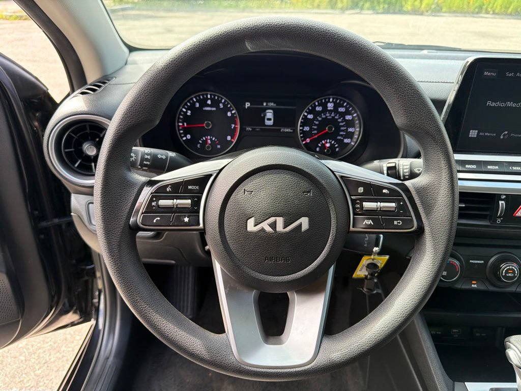 Certified 2022 Kia Forte LXS FWD image 16