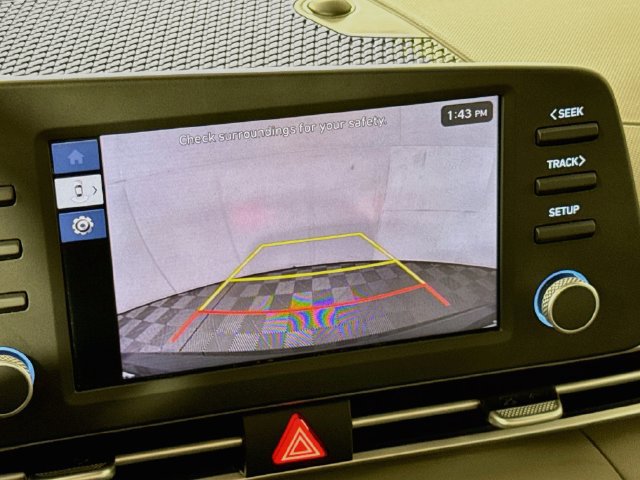 Certified 2025 Hyundai Elantra Hybrid FWD image 17