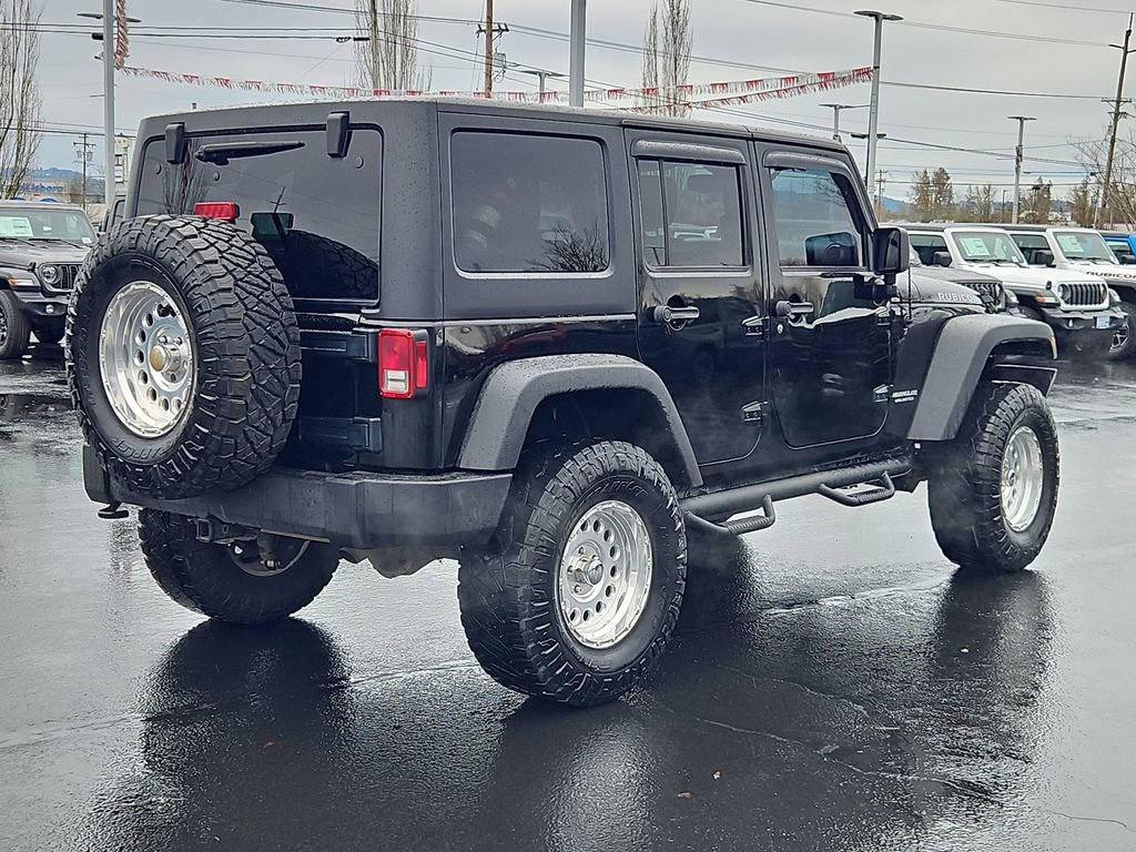 Used 2017 Jeep Wrangler Unlimited Rubicon w/ Connectivity Group image 6