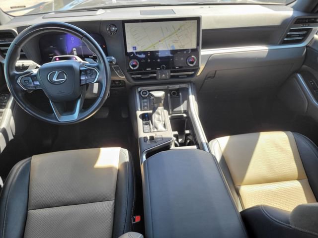 Used 2024 Lexus GX 550 image 11