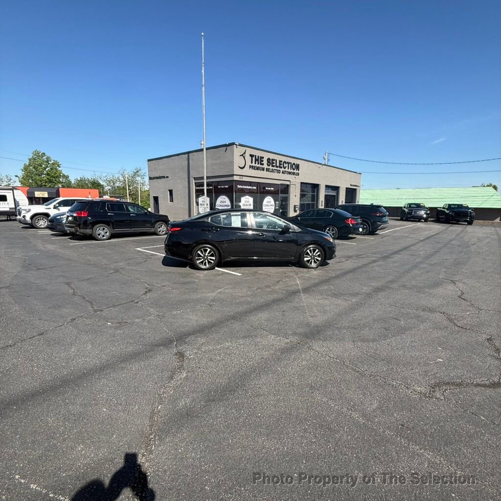 Used 2021 Nissan Versa SV FWD image 19