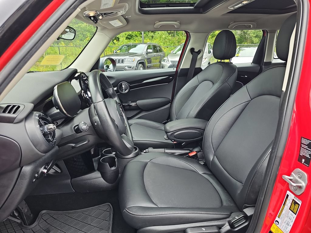 Used 2022 MINI Cooper 4-Door Hardtop FWD image 10
