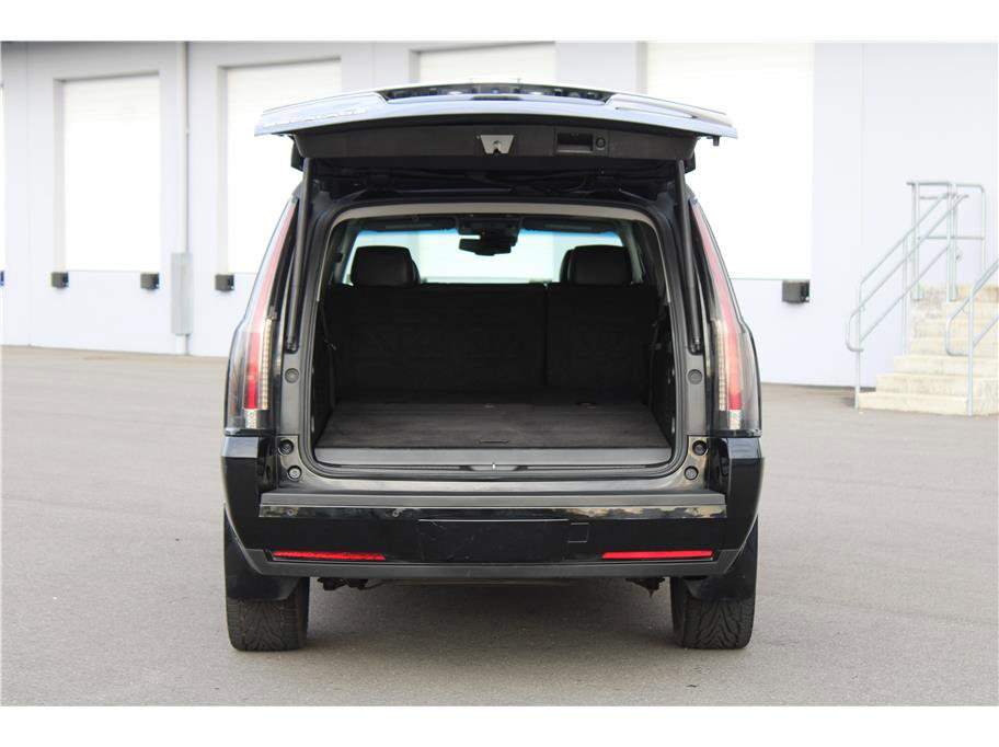 Used 2016 Cadillac Escalade ESV Luxury image 40