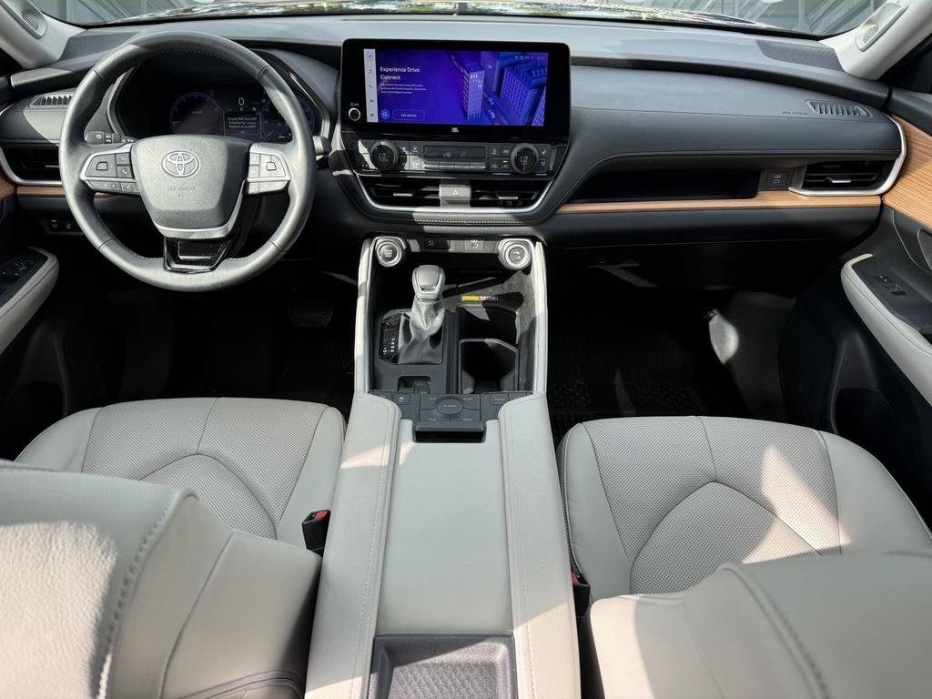 Used 2026 Toyota Grand Highlander AWD image 14
