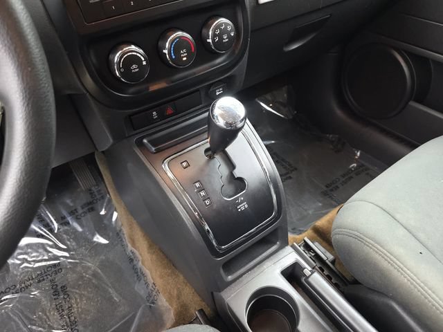 Used 2014 Jeep Compass Sport FWD image 26