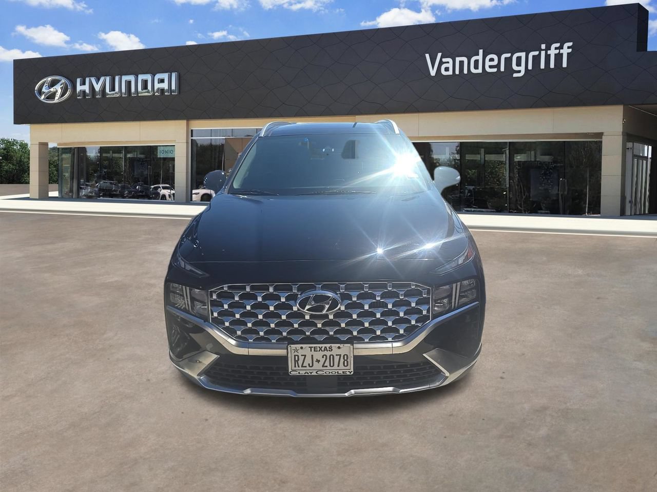 Used 2021 Hyundai Santa Fe SEL Premium w/ Cargo Package AWD/4WD image 2