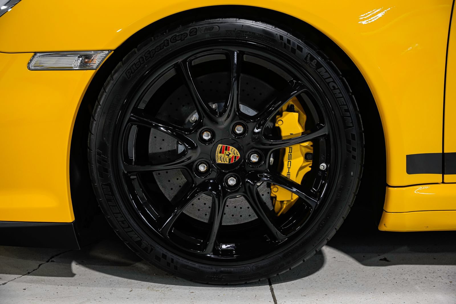 Used 2008 Porsche 911 GT2 RWD image 40