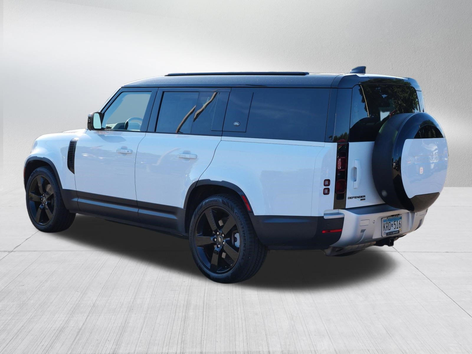 Used 2023 Land Rover Defender 130 SE AWD/4WD image 5