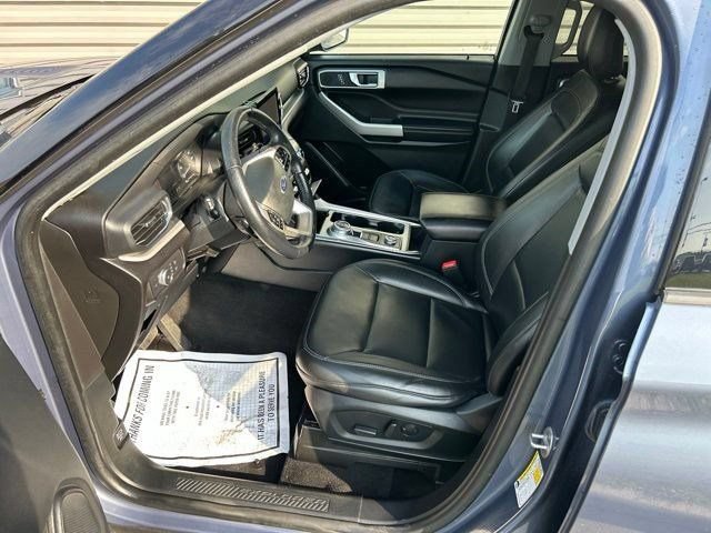 Used 2021 Ford Explorer XLT w/ Equipment Group 202A AWD/4WD image 12