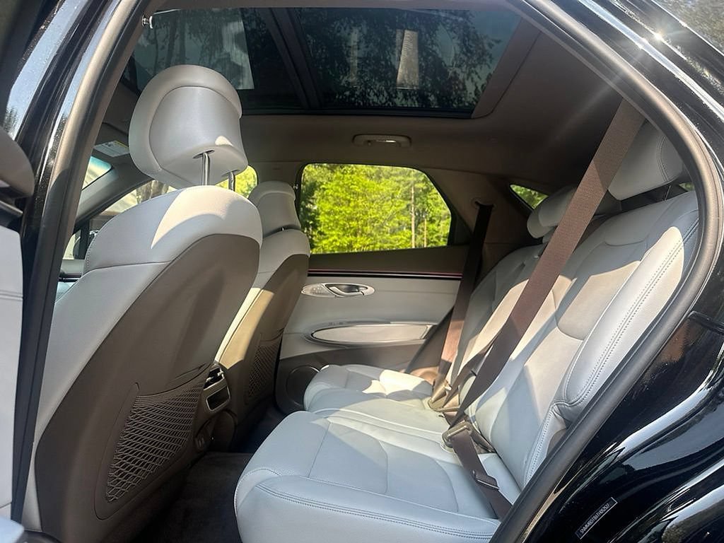 Certified 2026 Genesis GV70 2.5T Advanced AWD/4WD image 25