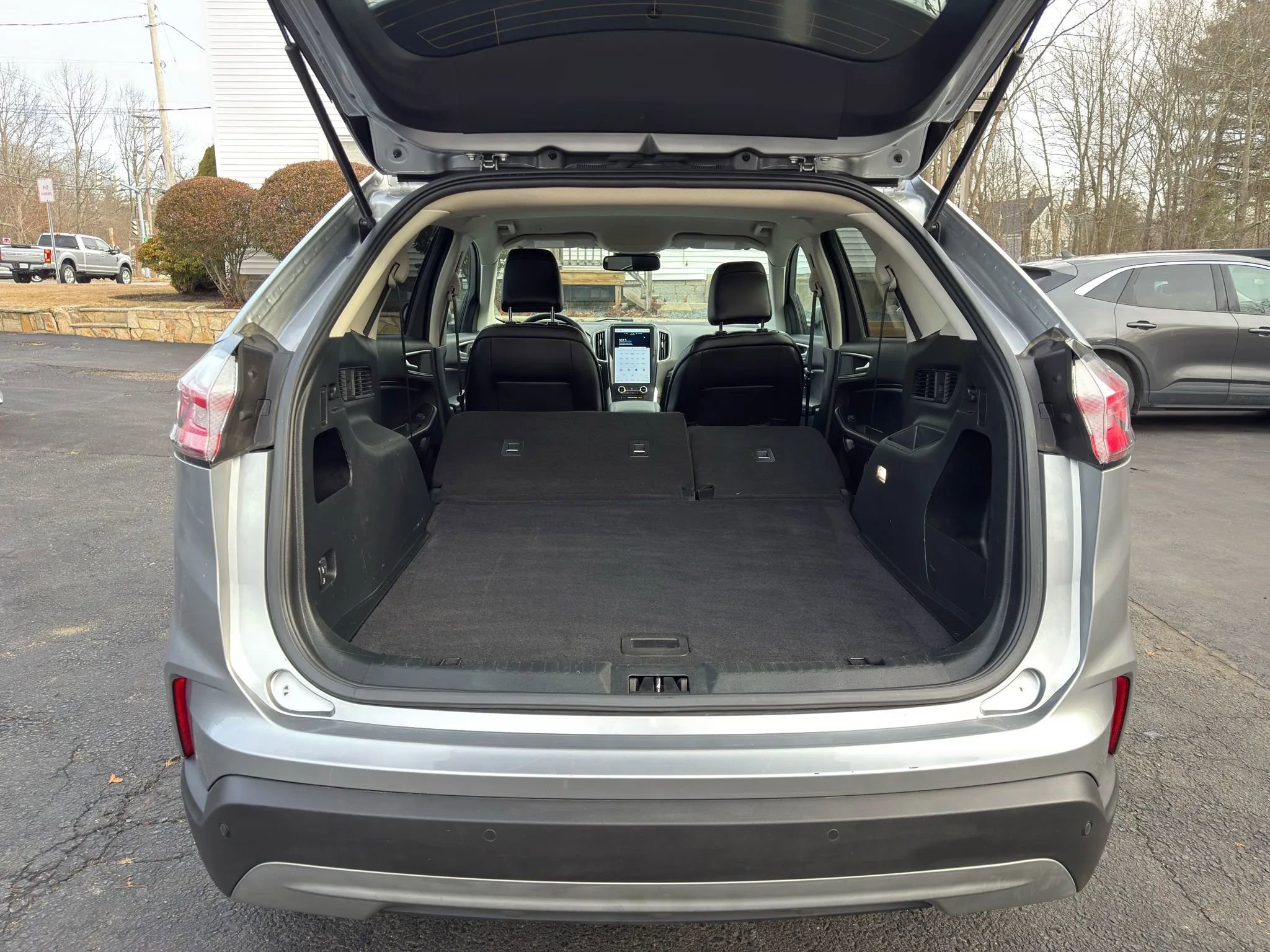Used 2021 Ford Edge SEL w/ Cargo Accessory Package image 14