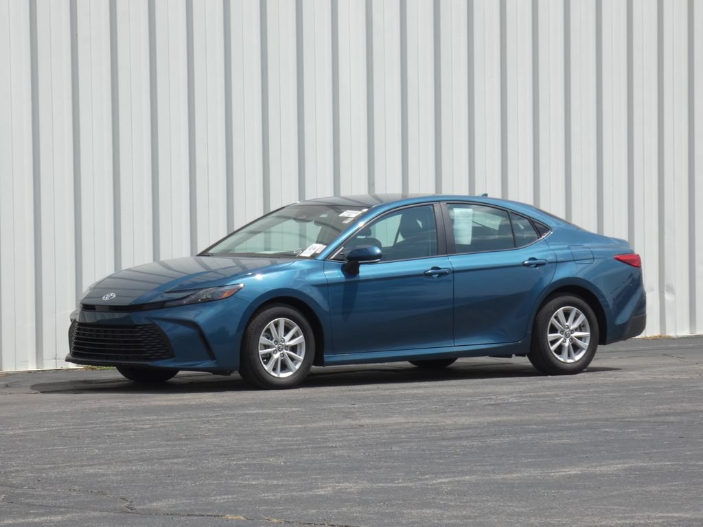 Used 2025 Toyota Camry LE FWD image 34