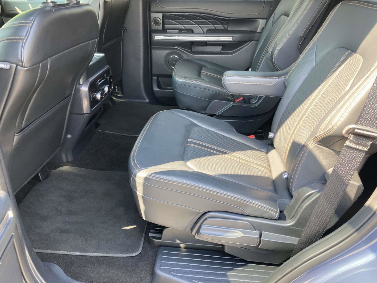 Used 2022 Ford Expedition Platinum RWD image 17