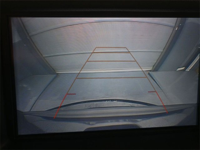 Used 2018 GMC Yukon SLT w/ Premium Edition image 7