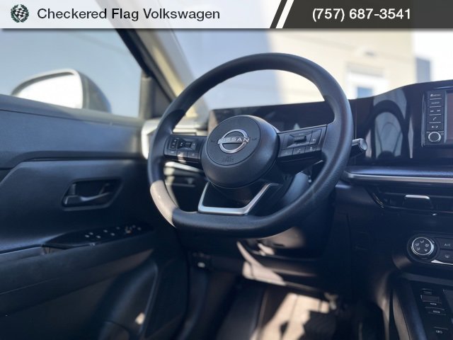 Used 2025 Nissan Kicks S image 27