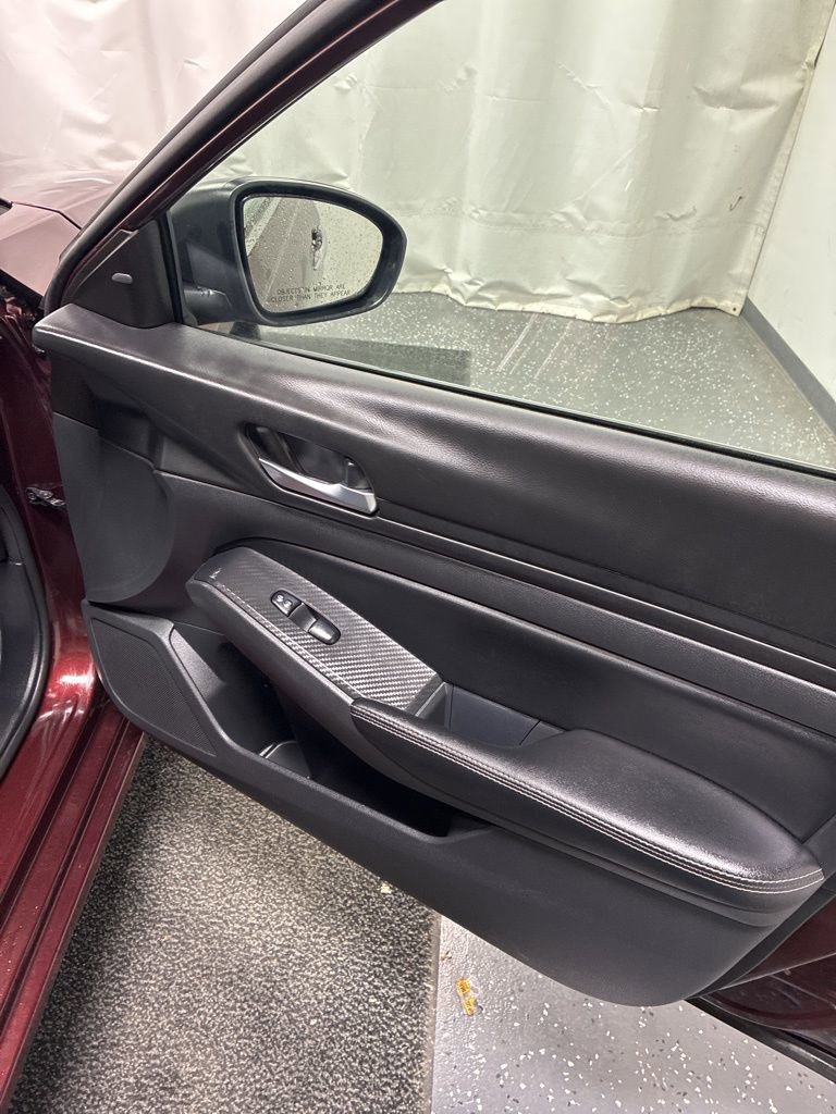 Used 2024 Nissan Altima 2.5 SV image 28