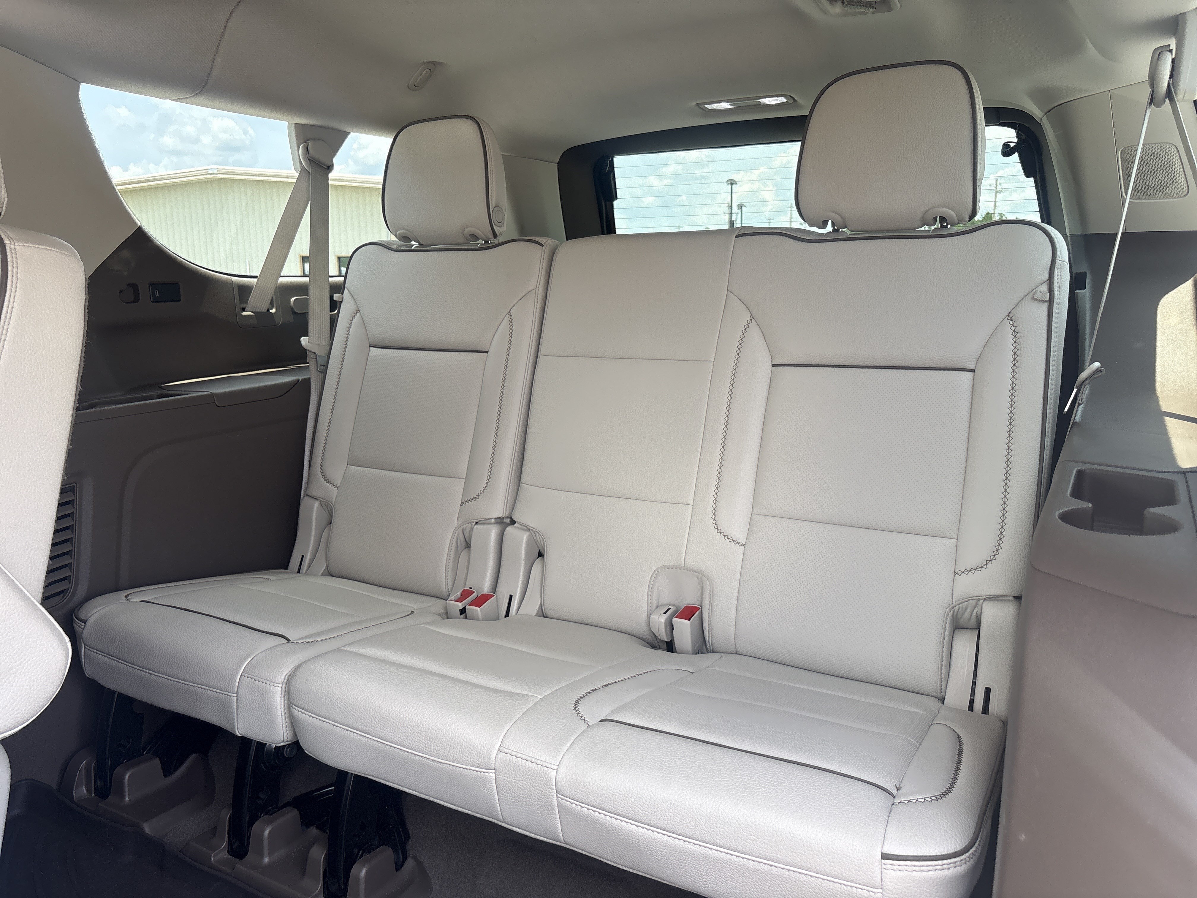 Used 2022 GMC Yukon XL Denali RWD image 21