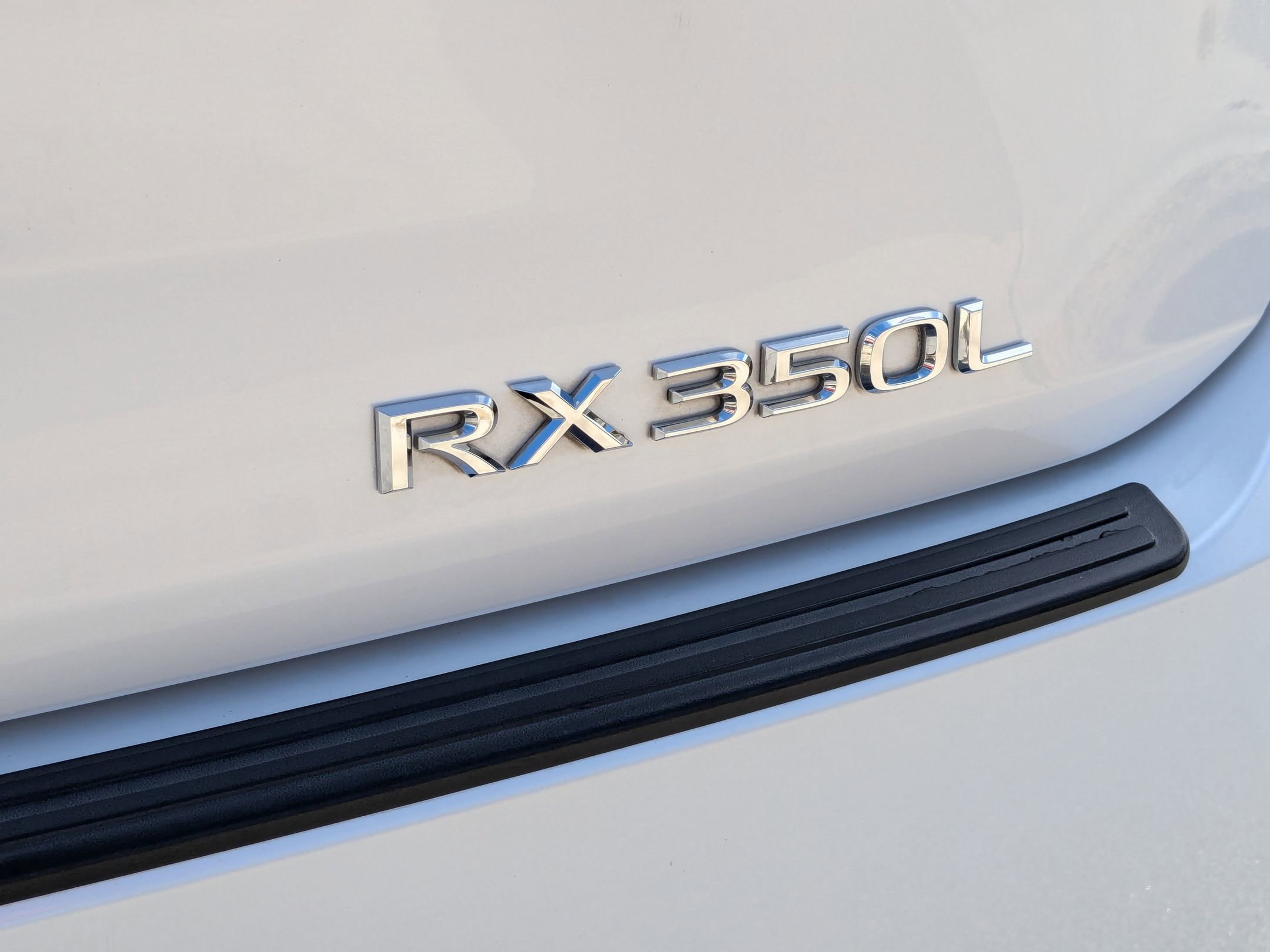 Used 2018 Lexus RX 350L FWD w/ Premium Package image 32