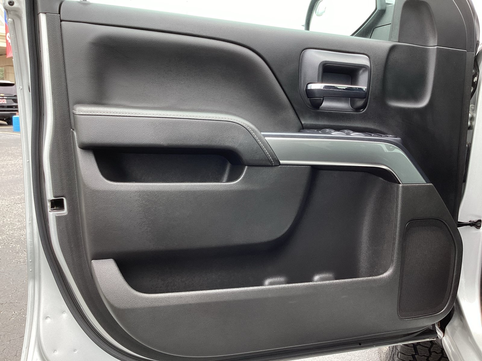 Used 2018 Chevrolet Silverado 1500 LT w/ Texas Edition RWD image 25