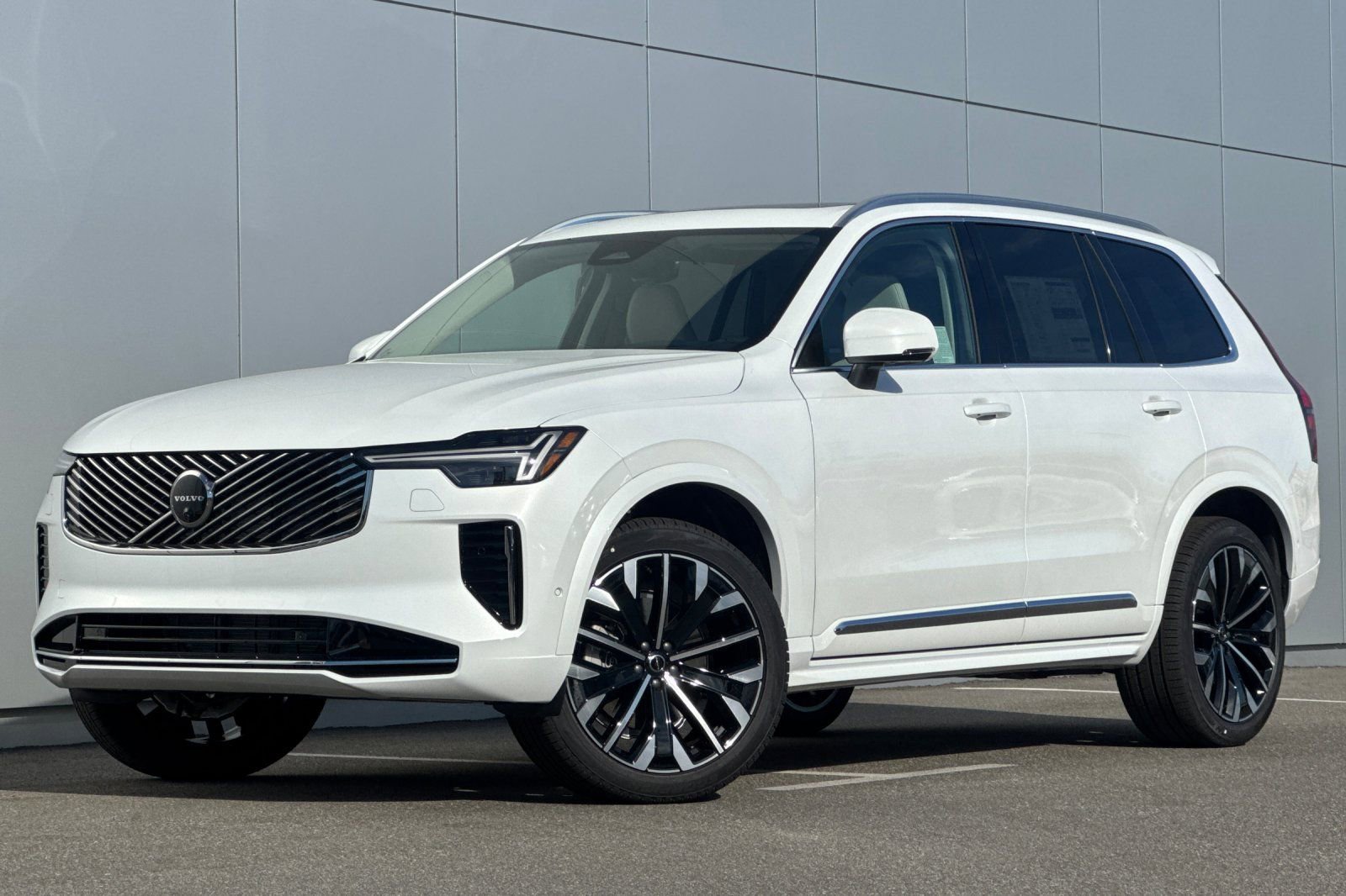 New 2026 Volvo XC90 B6 Ultra w/ Protection Package AWD/4WD image 1