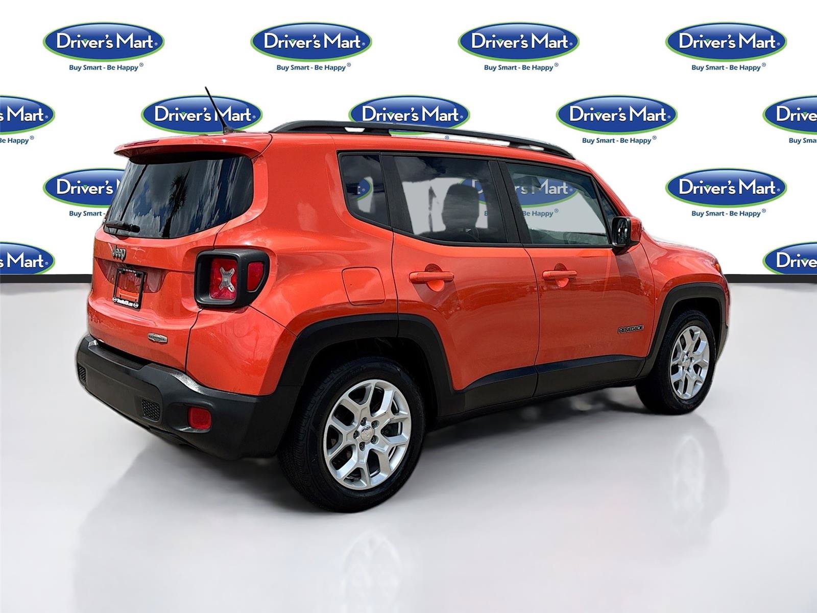 Used 2015 Jeep Renegade Latitude FWD image 7