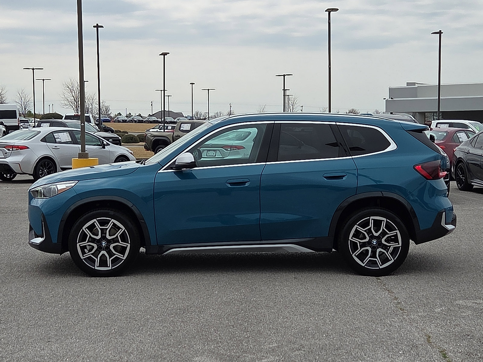 Used 2024 BMW X1 xDrive28i w/ Premium Package image 3