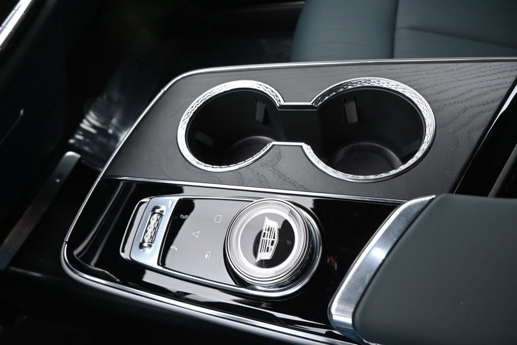 New 2025 Cadillac Lyriq Luxury w/ Nappa Leather Package AWD/4WD image 30
