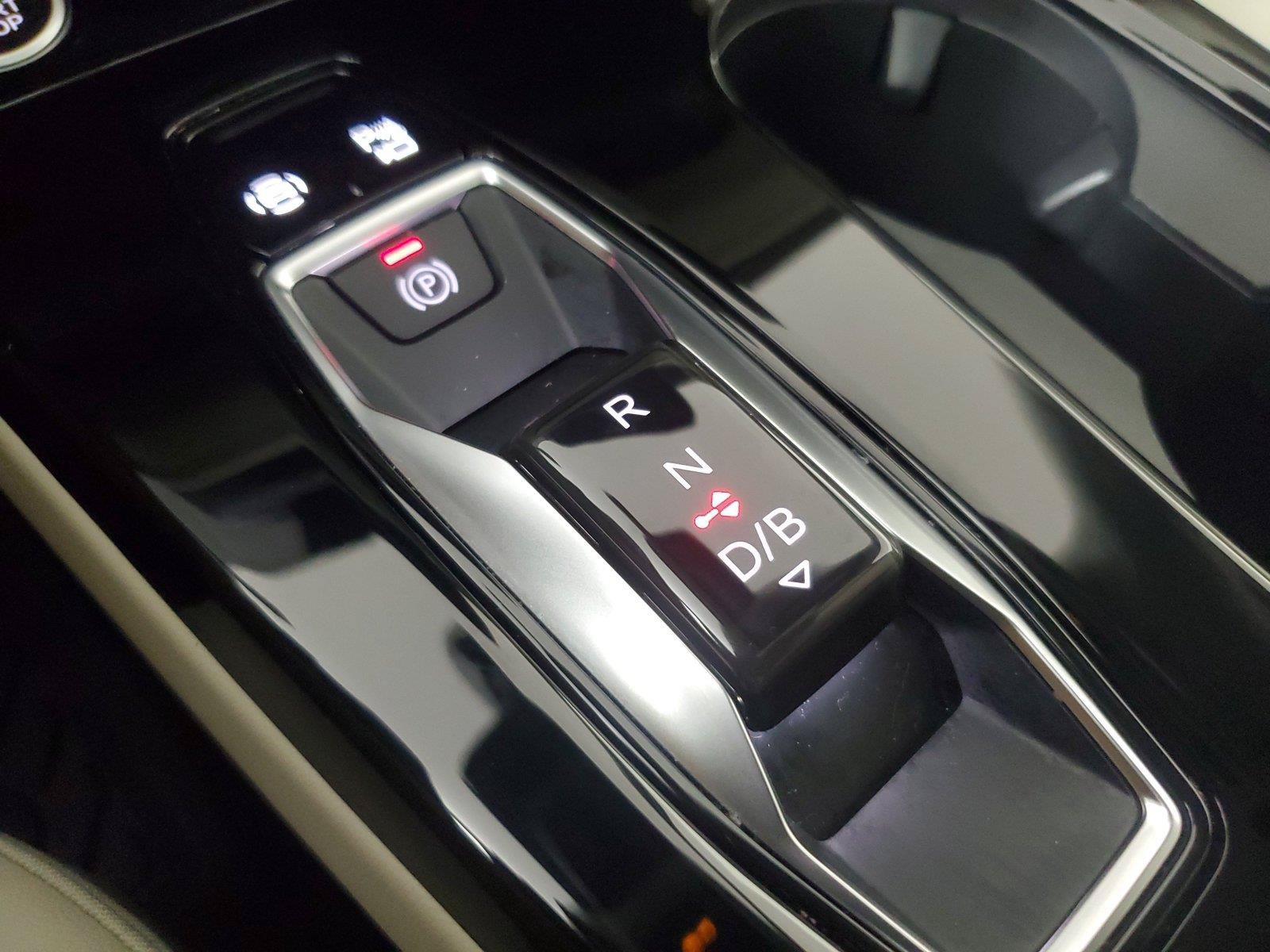 Used 2025 Audi Q6 e-tron Premium w/ Convenience Package AWD/4WD image 32