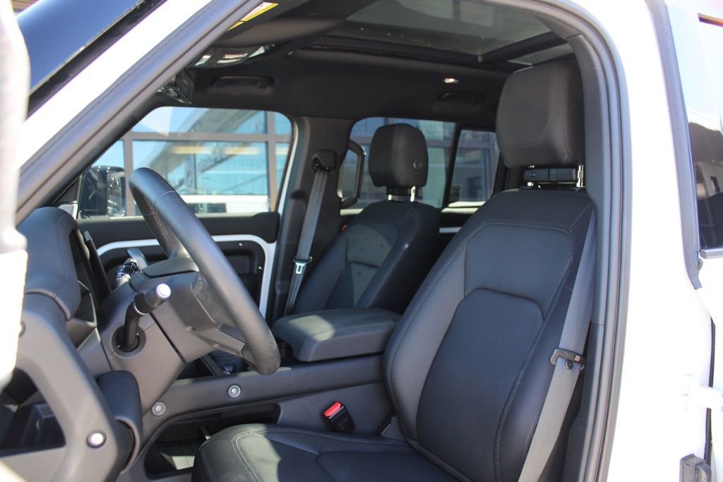 Used 2024 Land Rover Defender 130 Outbound image 6