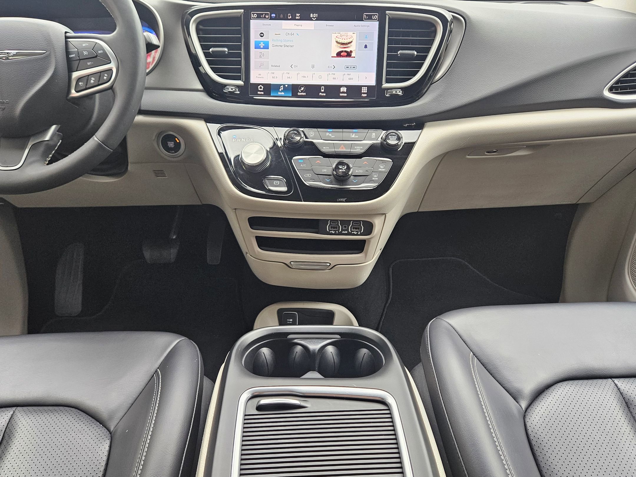 Used 2023 Chrysler Pacifica Touring-L image 10