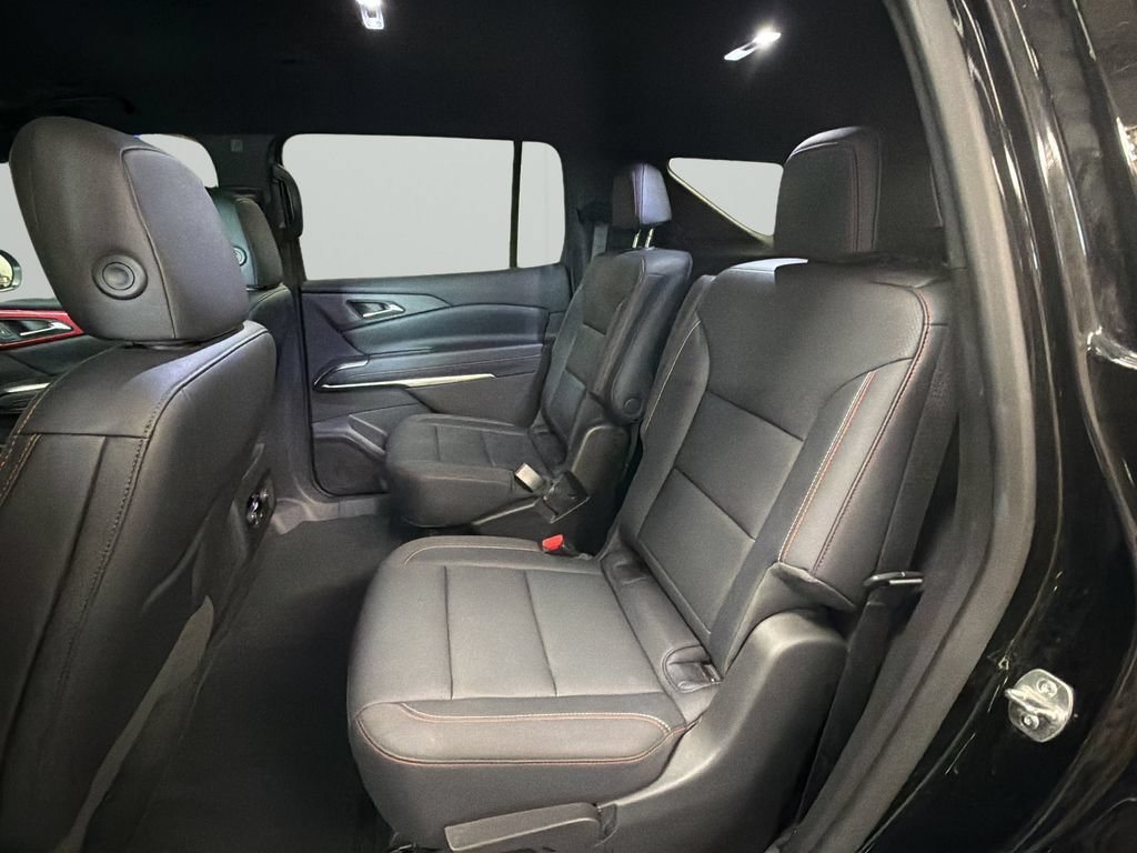 Used 2025 Chevrolet Traverse Z71 AWD/4WD image 15