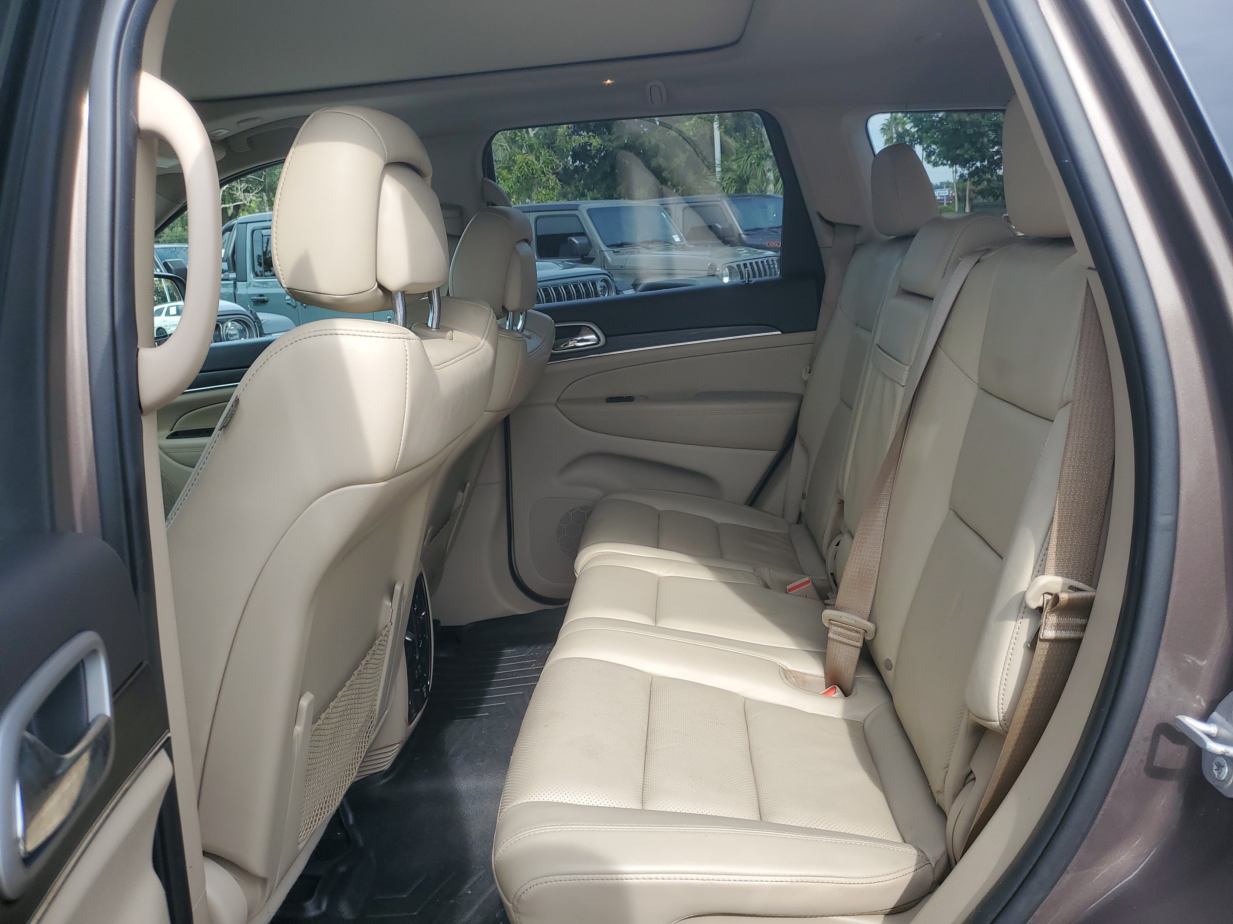 Used 2021 Jeep Grand Cherokee Limited w/ Luxury Group II AWD/4WD image 9