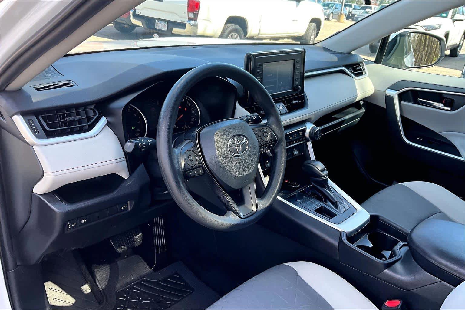Certified 2019 Toyota RAV4 XLE w/ Convenience Package AWD/4WD image 17