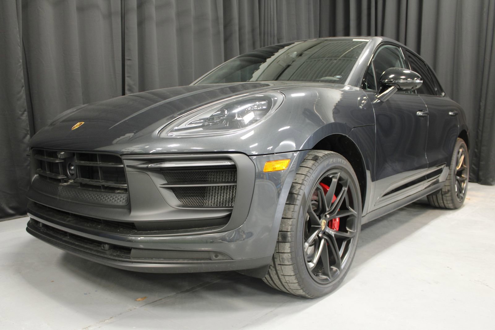 Certified 2025 Porsche Macan GTS image 7