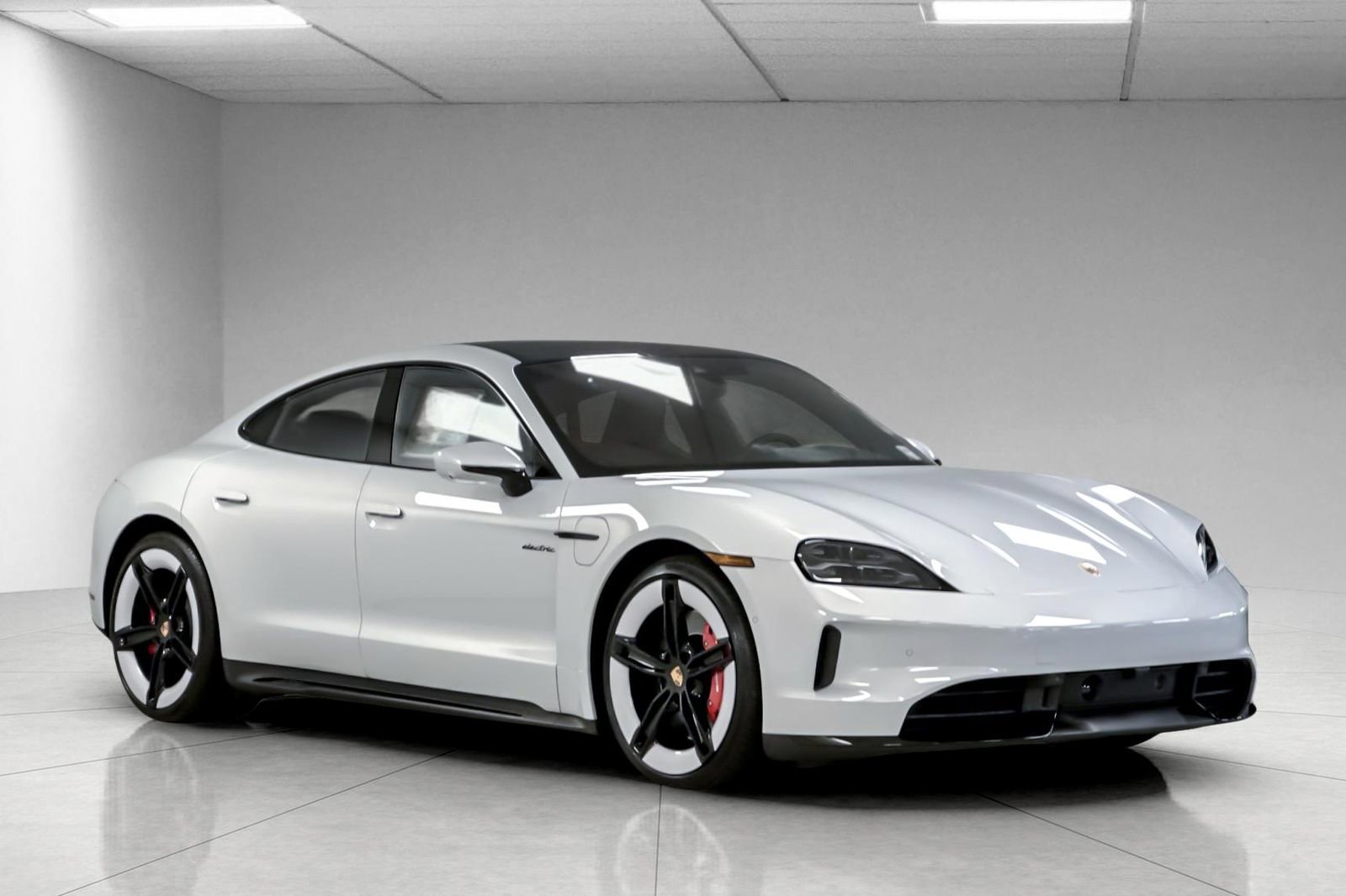 New 2025 Porsche Taycan GTS image 10