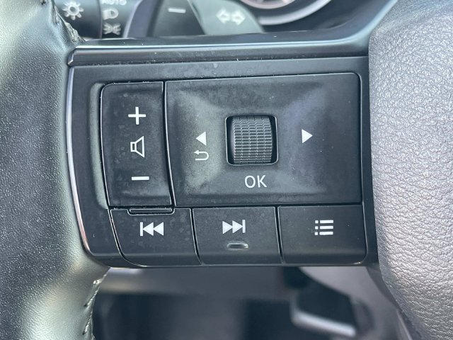 Used 2025 Nissan Rogue SV AWD/4WD image 36