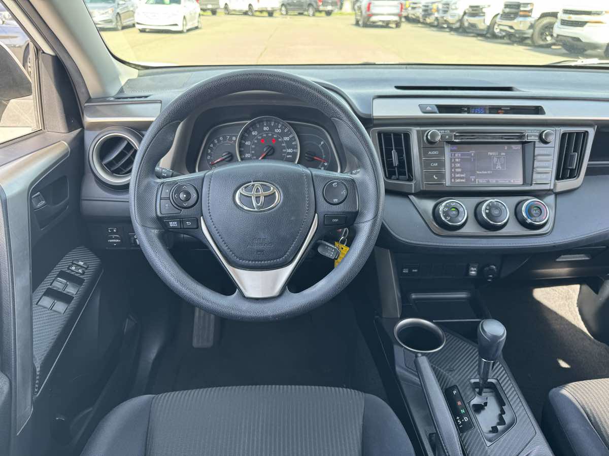 Used 2015 Toyota RAV4 LE image 23