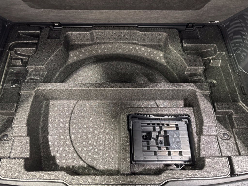 Used 2025 Subaru Forester Premium AWD/4WD image 40