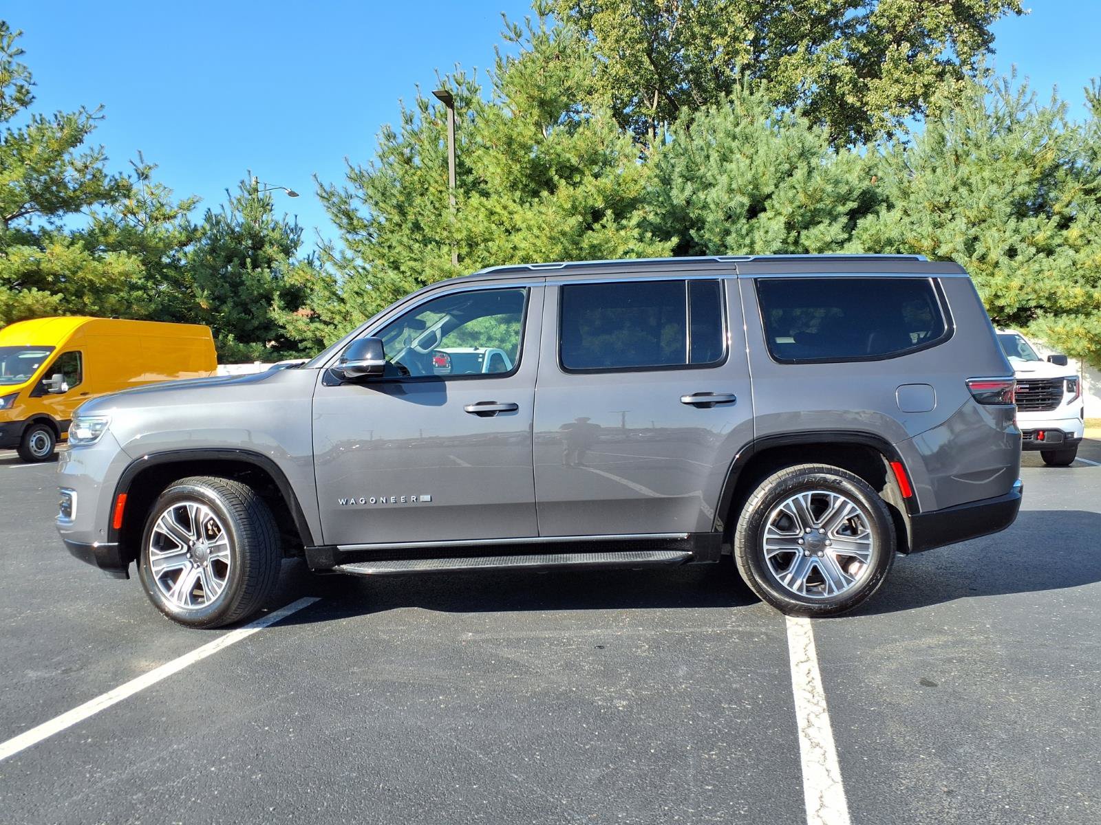 Used 2024 Jeep Wagoneer Series II AWD/4WD image 29